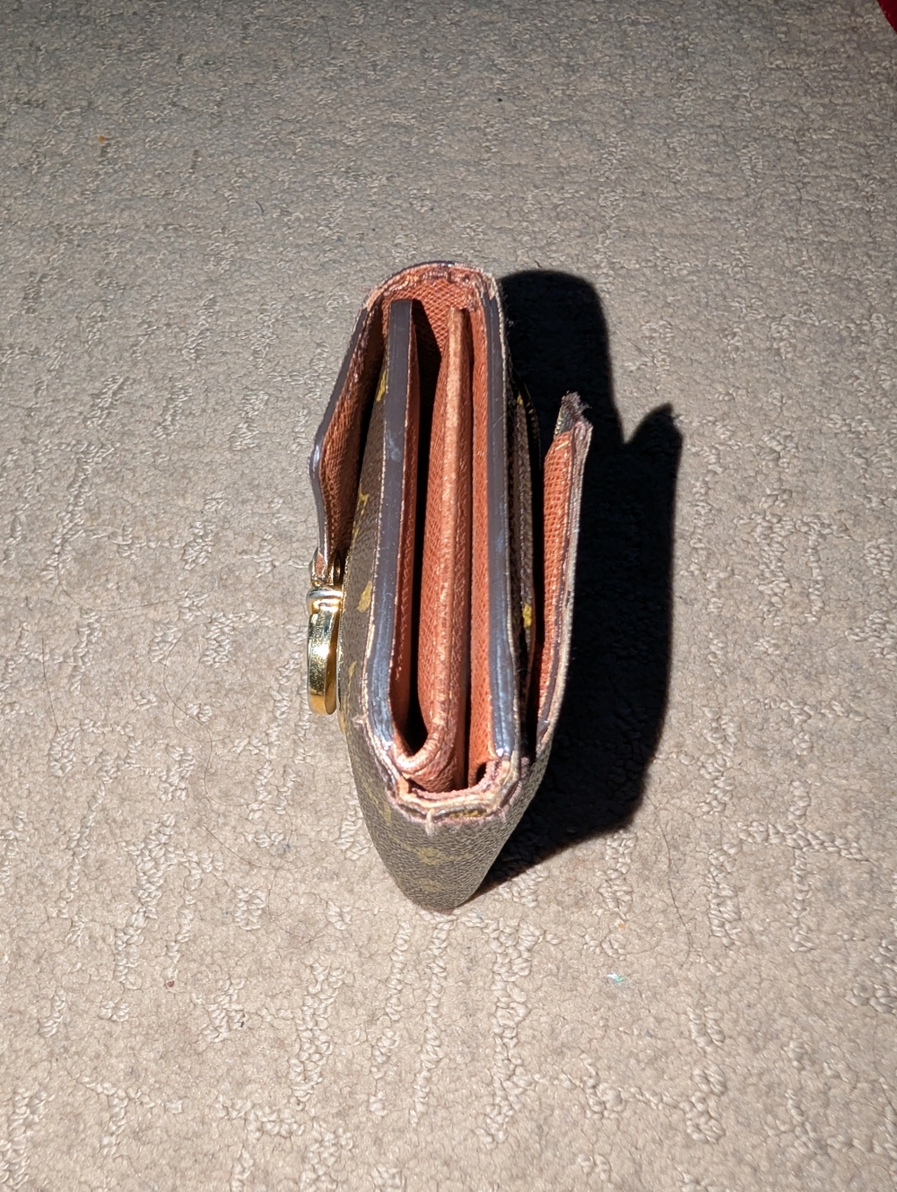Louis Vuitton Wallet - Picture 4 of 16